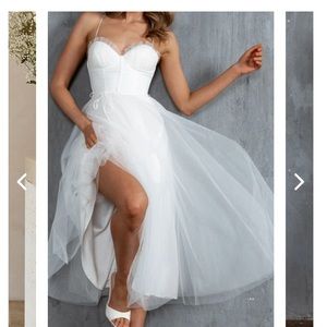 SMITTEN SWEETHEART NECKLINE CHIFFON MIDI DRESS WHITE